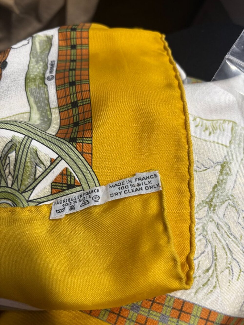 Hermes scarf Carre 90 Yellows Silk100% Authentic Ledoux - Picture 5 of 5